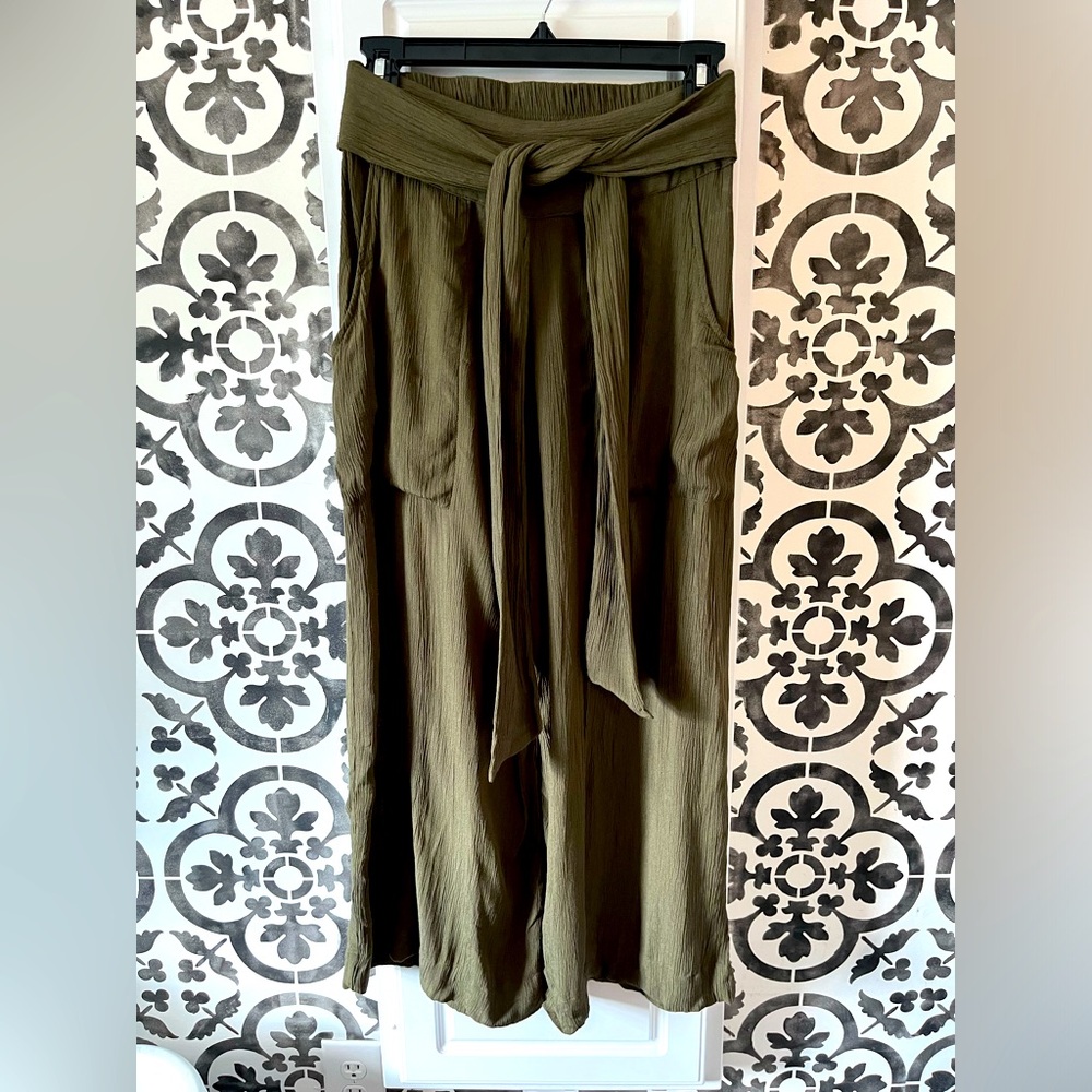 Easy Crop Trouser Olive from Noonday Collection, size 1